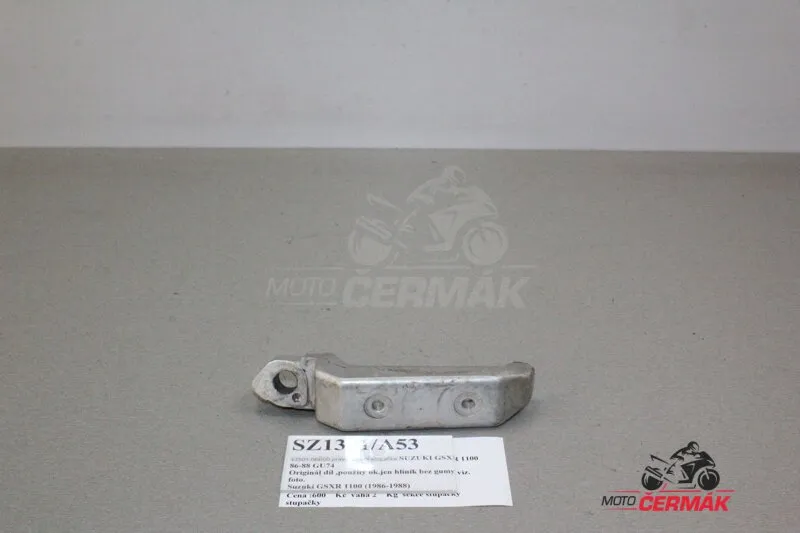 43501-06B00 pravá přední stupačka SUZUKI GSXR 1100 86-88 GU74 Oblíbený